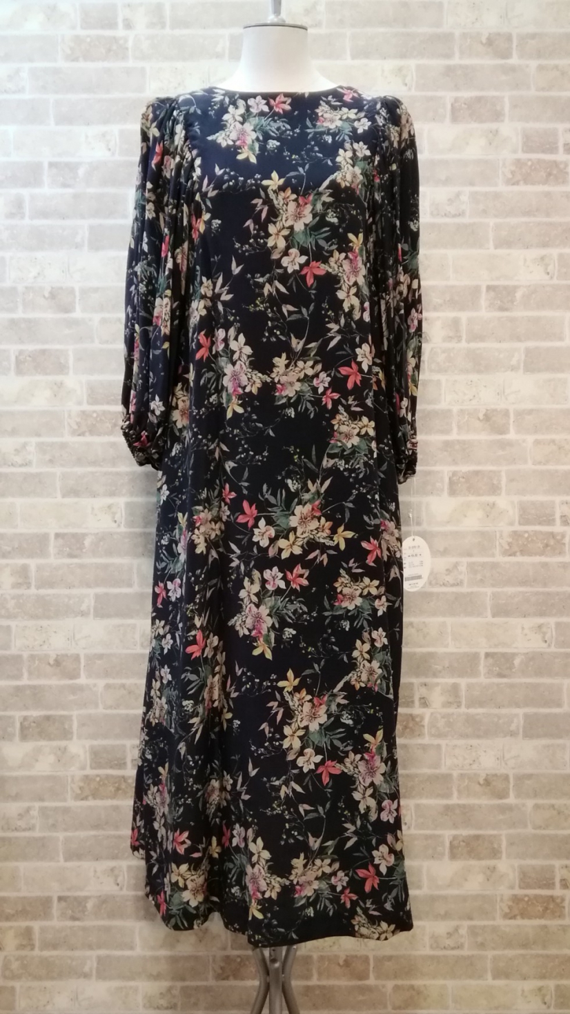 花柄のワンピース入荷🎽