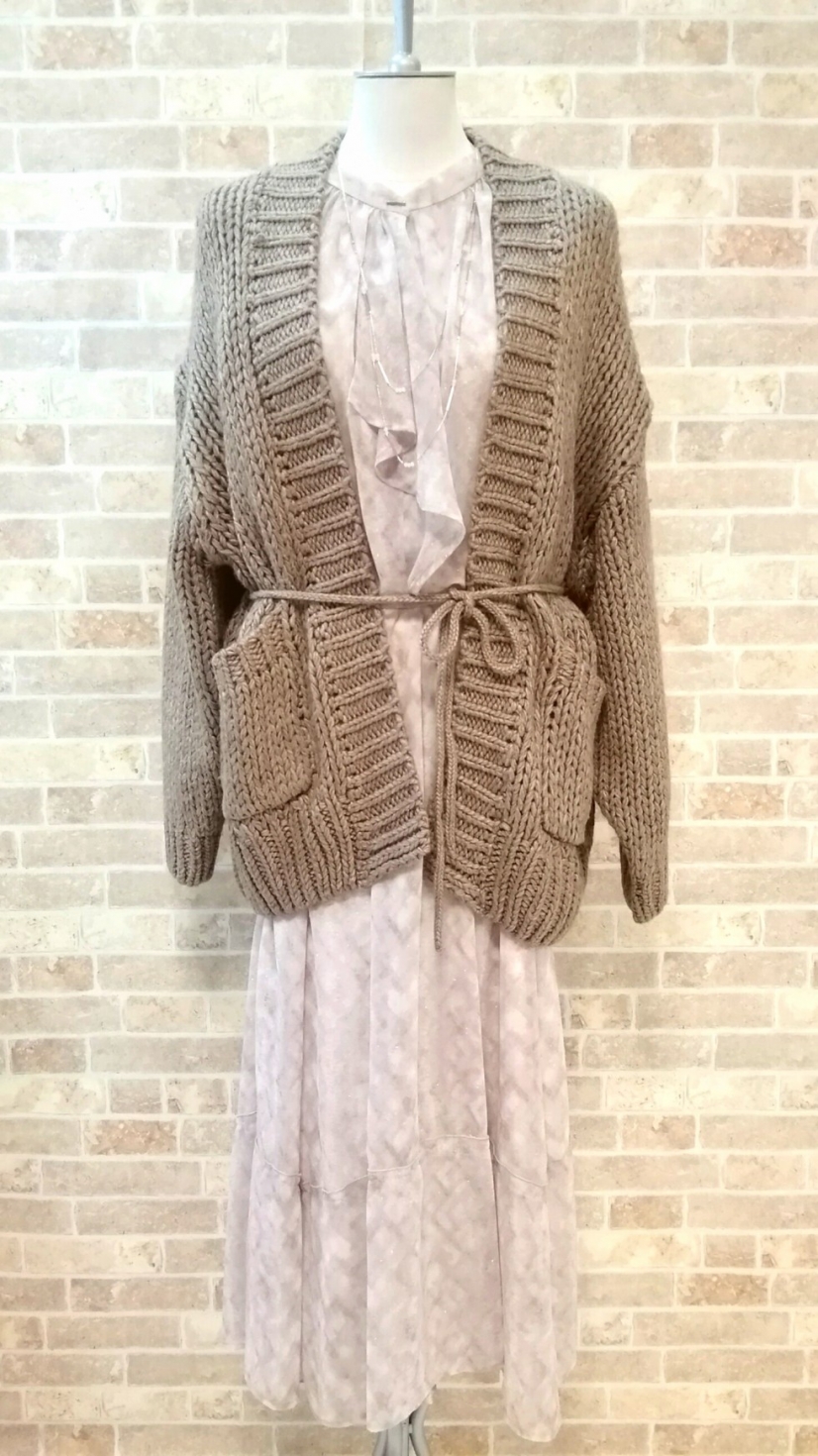 stola.よりニットカーデ×ブラウス&スカートコーデ入荷♥