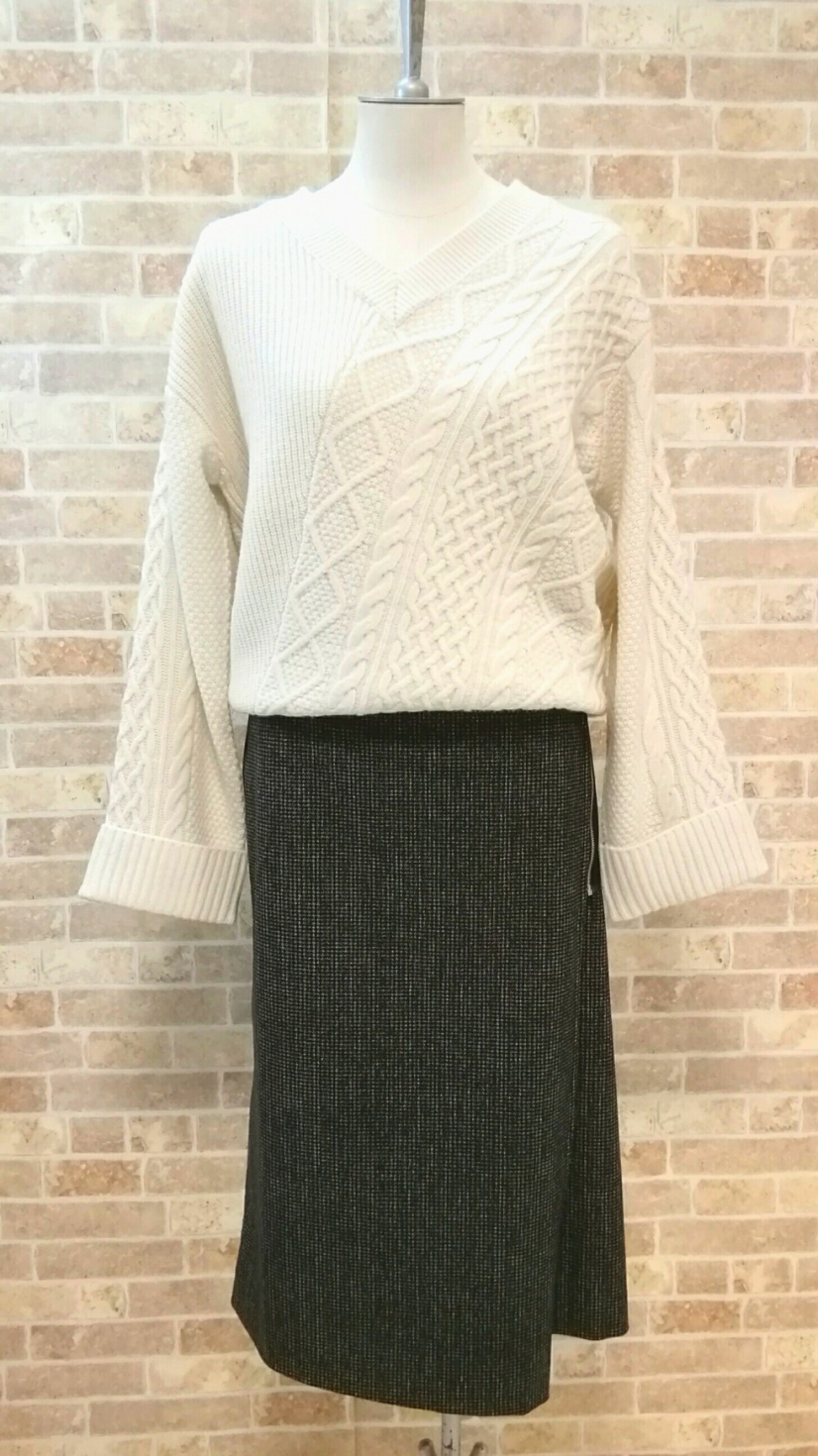 Stola.よりニット入荷。愛され女子になること間違いなしコーデ♥