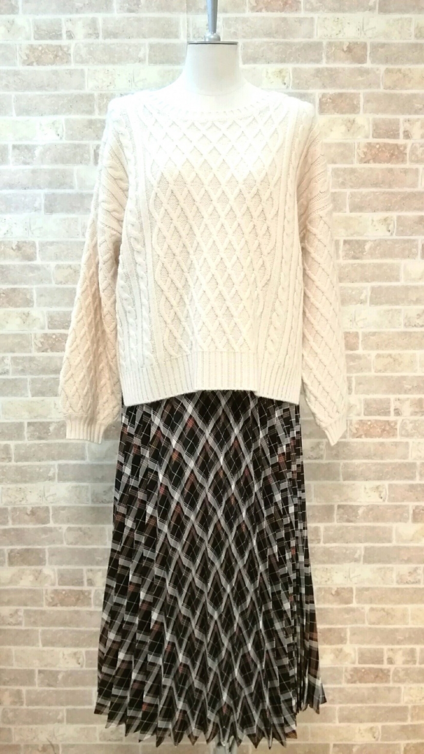 MONILE.より可愛いチェック柄のプリーツスカートが入荷♥