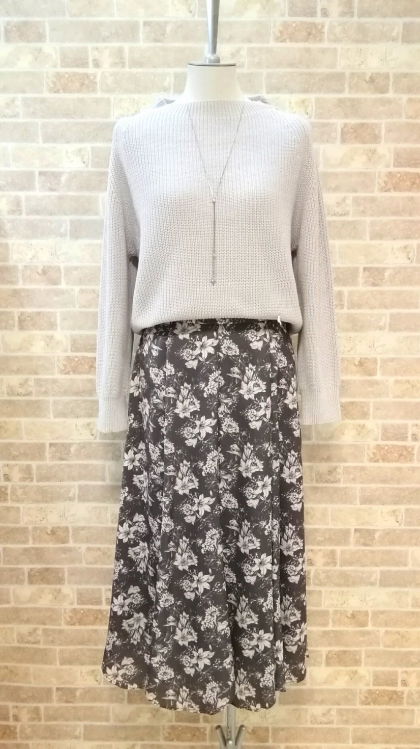 stola.ニットプルオーバー【売り切れ】×花柄ミディ丈スカートが入荷しました♡