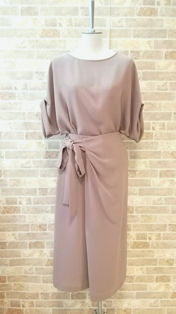 stola.ブラウス×タックスカート(モカベージュ)セットアップが入荷しました♡~【売り切れ】