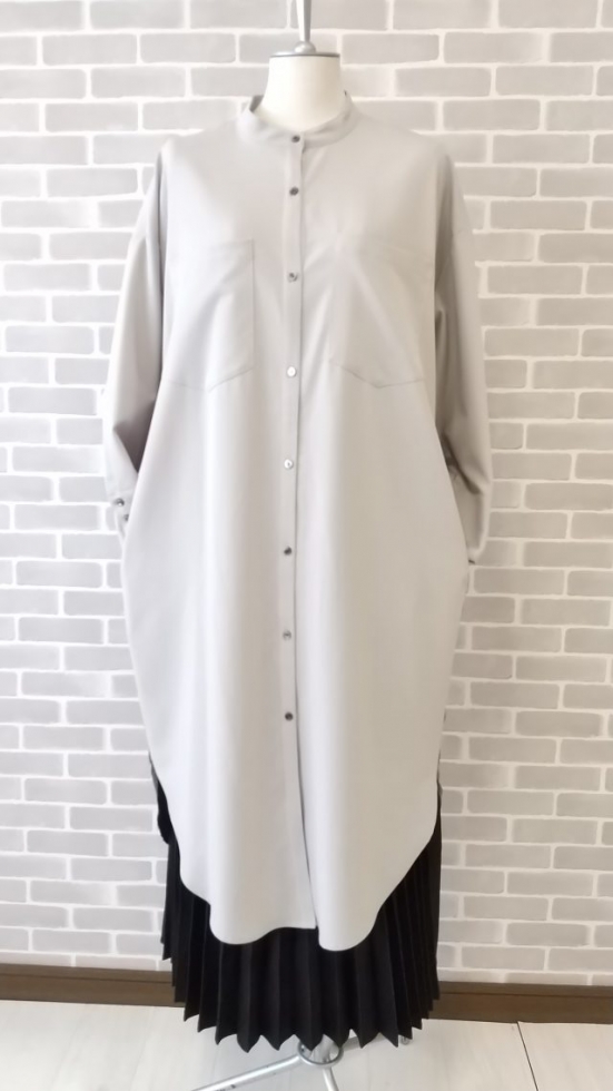 C.C.CROSS 背中が可愛いロングブラウス入荷