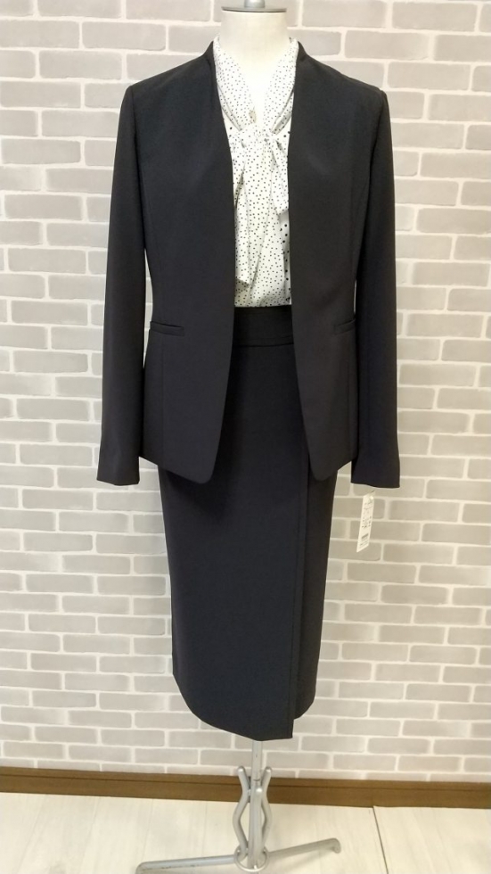 格好良い大人のスーツ入荷。