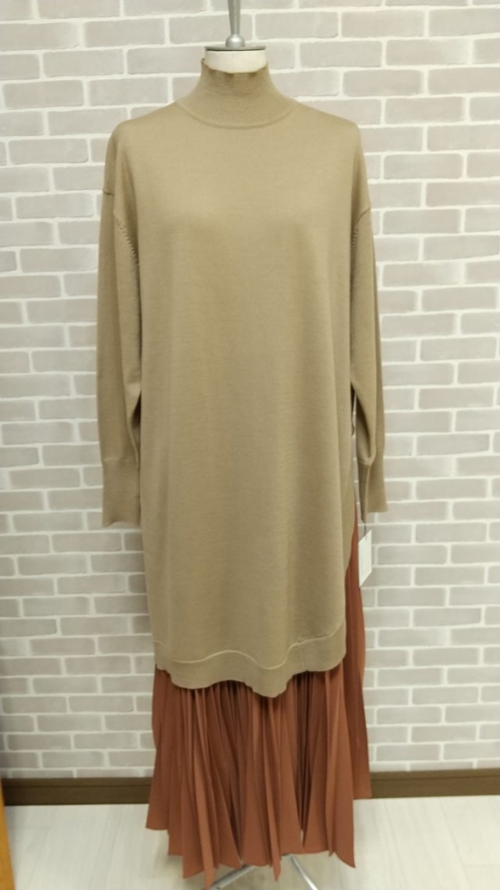 QTUMEロングニットコーデ