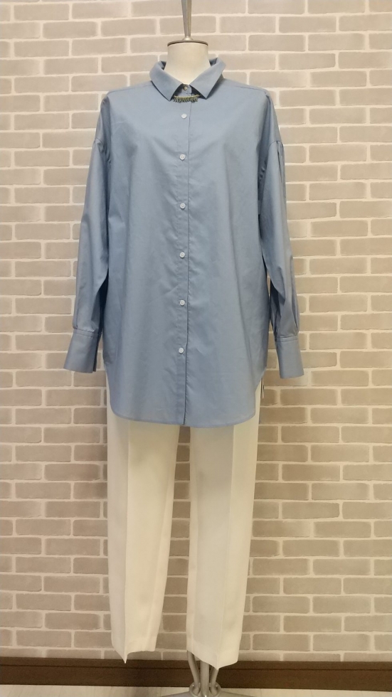 QTUMEブルーブラウス入荷【品切れ】