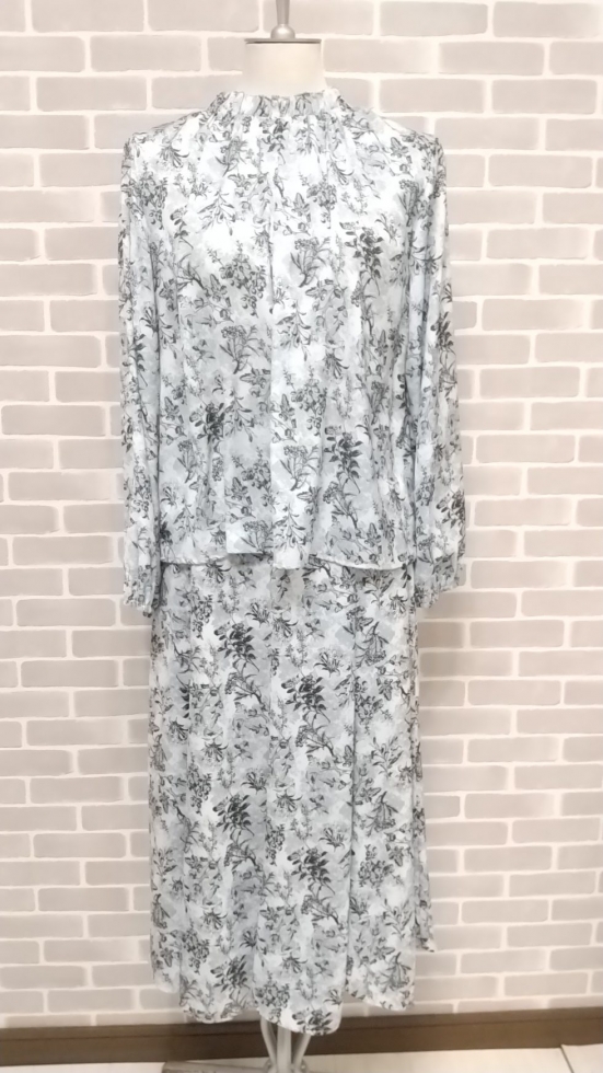 stolaよりセットアップ入荷