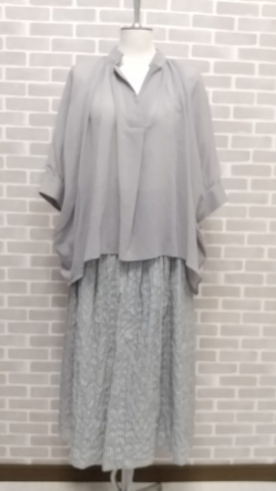 トラフィックふんわり可愛いブラウス入荷。【品切れ】
