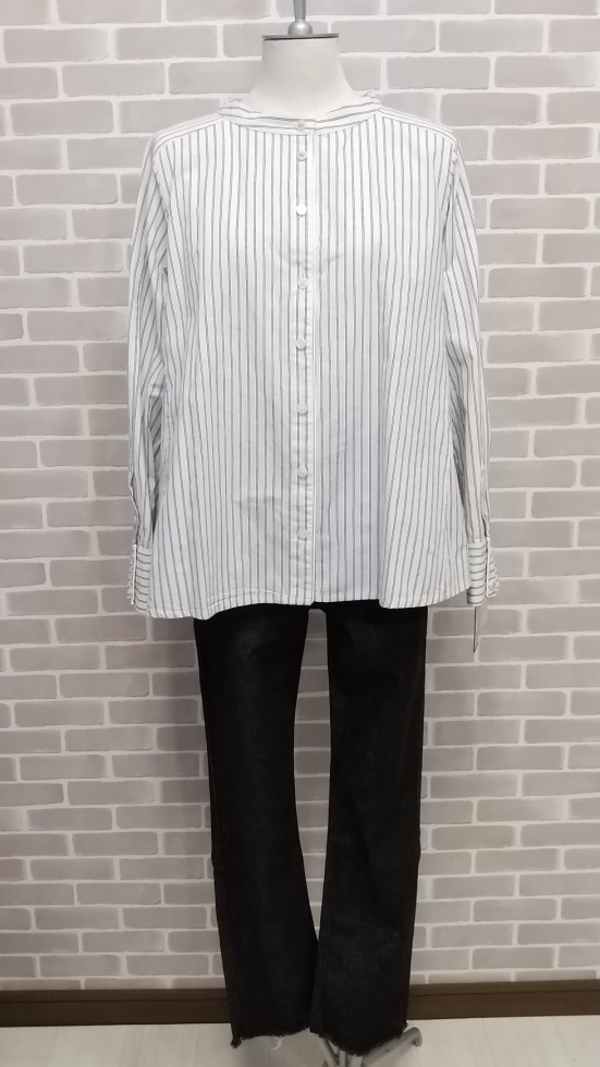 パシオーネブラウス入荷。